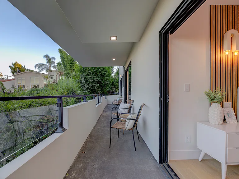 15125 Rayneta Dr — Photo 37