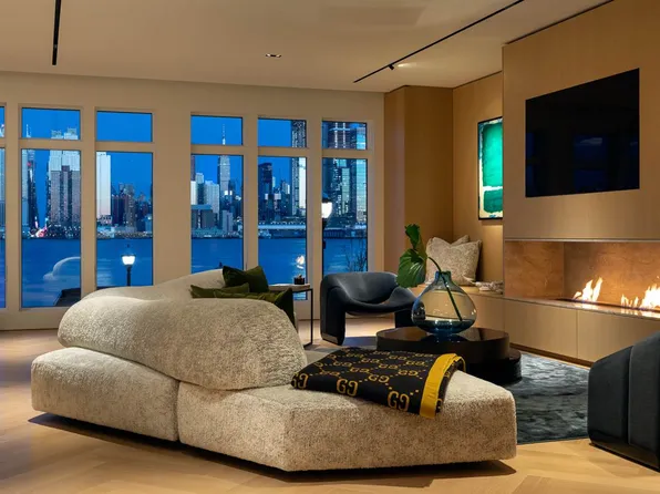 Henley Pl #Townhouse 12, Weehawken, NJ 07086