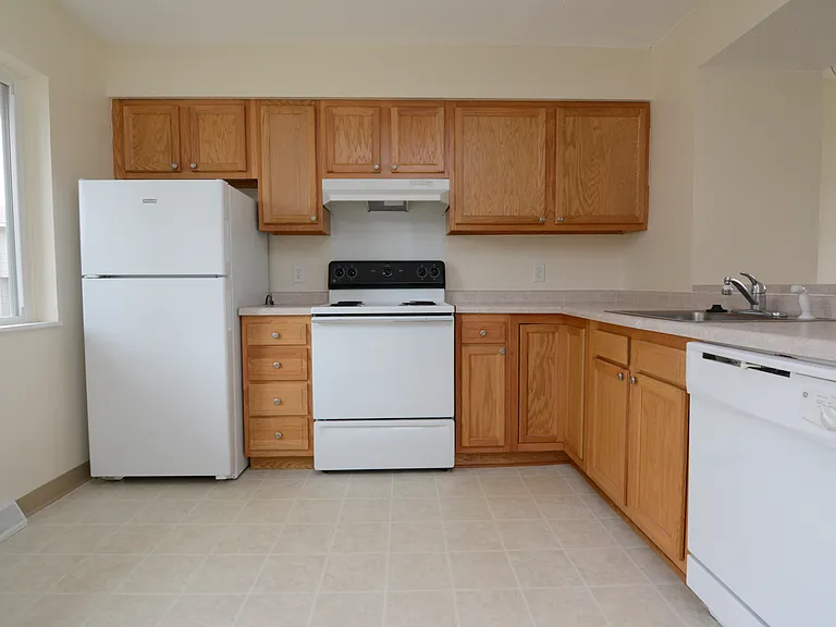 Lake City Apartments — Photo 5