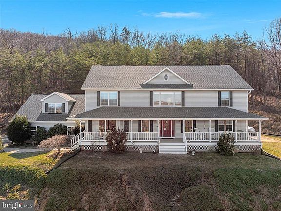 2nd image of 209 Park Ridge Ct