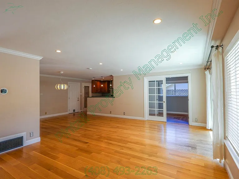 1513 Williams Ave — Photo 8