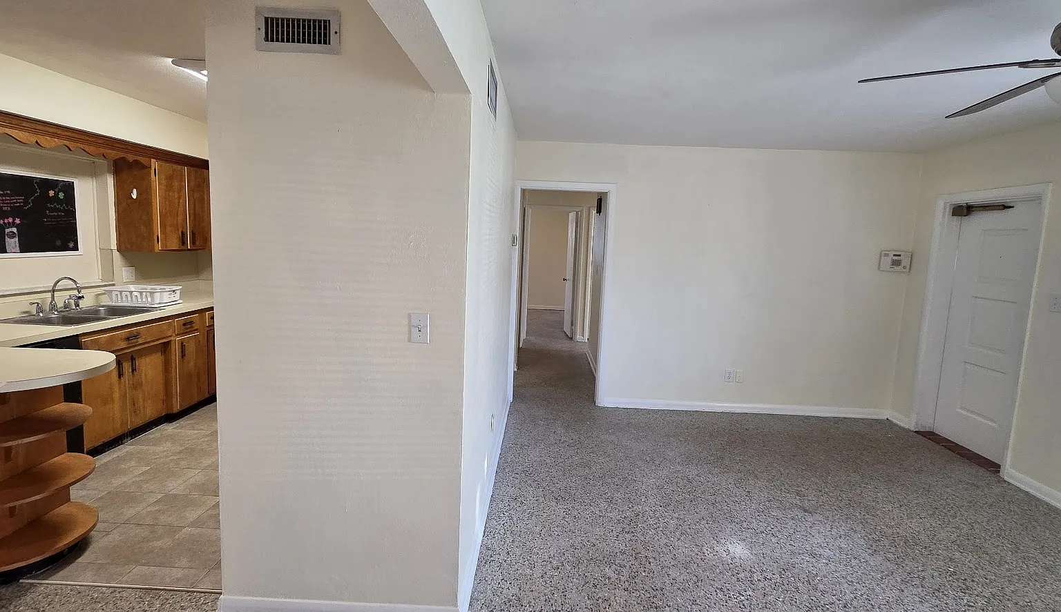 4 bed, 1656 sqft, $2,395 — Photo 3