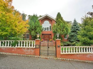 15 Ocean Ct, Staten Island, NY 10301