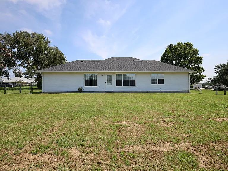 4200 Shadowwood Dr — Photo 13