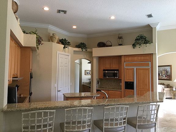 5th image of 2496 Monterey Ct