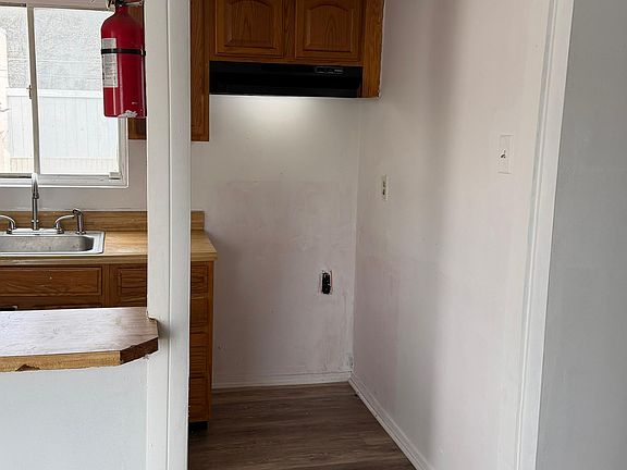 4th image of 703 W Maple Ave #B1