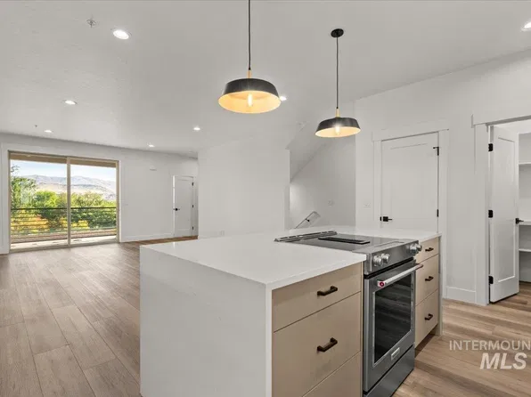 1701 S Federal Way, Boise, ID 83705