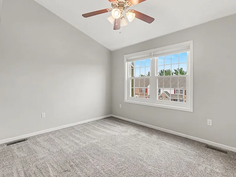 2165 Saint Clair Ct — Photo 11