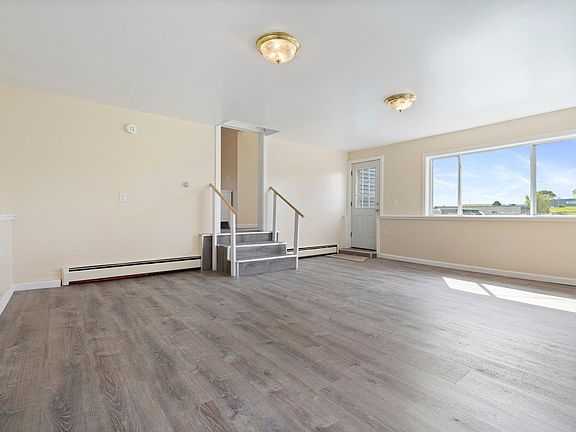 4th image of 941 Augusta Road