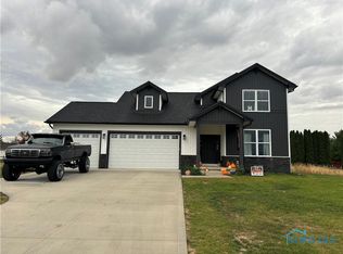 401 Douglas Dr, Liberty Center, OH