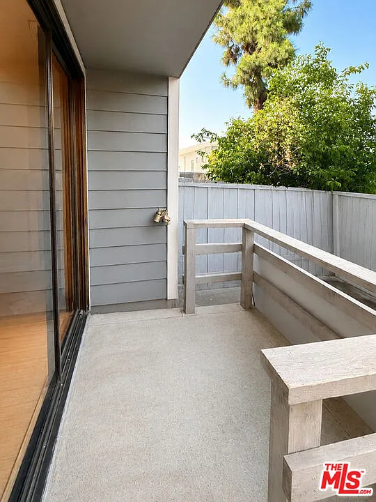 2 bed, 1.5 bath, 992 sqft, $2,700 — Photo 2