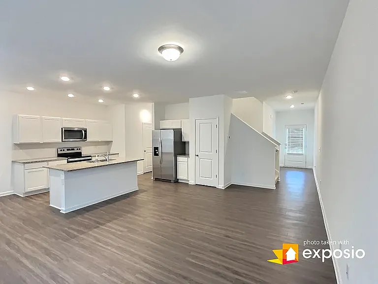 1417 Ben Park Way #1417 — Photo 2