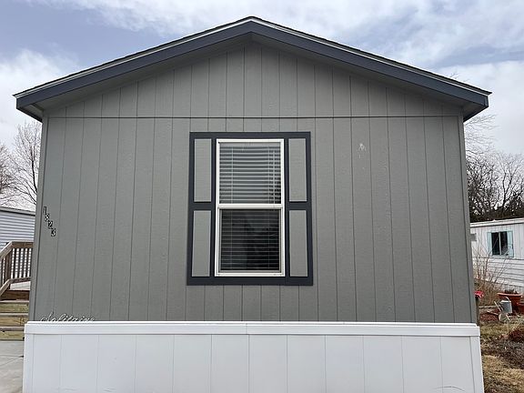 2nd image of 1440 W Plum St #122