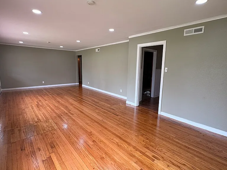 1030 S Azalea Dr — Photo 3