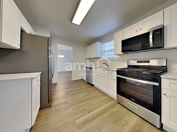 3rd image of 6136 Swabia Ln