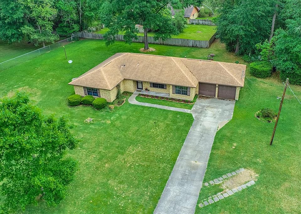 1st image of 22151 Heatherwood Dr
