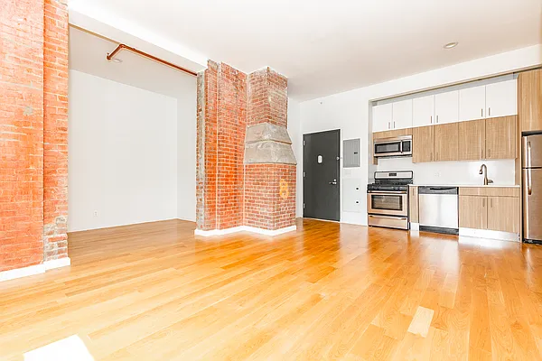 Rented by MySpaceNYC | media 50