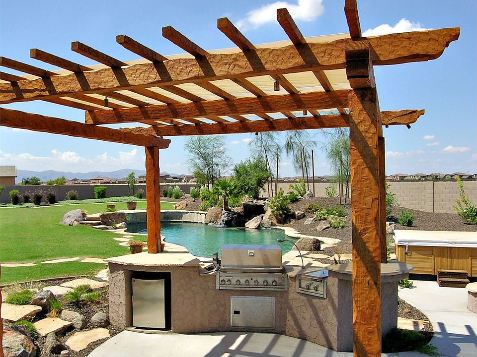 Outdoor Kitchen