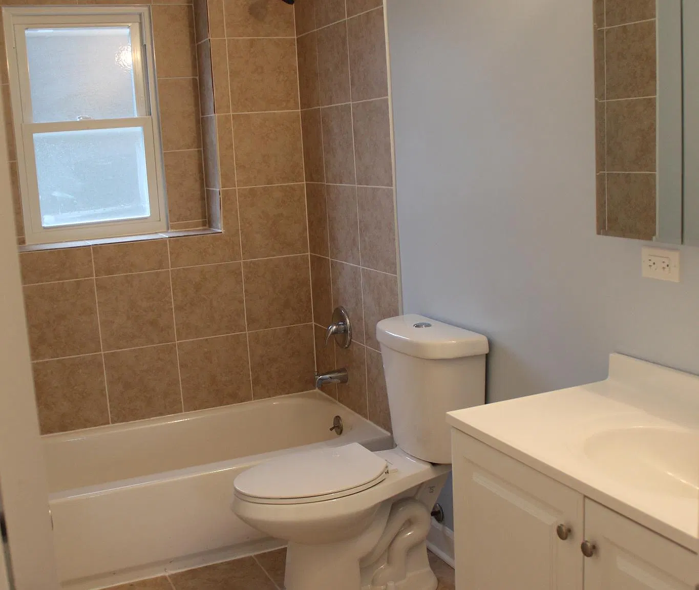 5705 W Ohio St — Photo 4