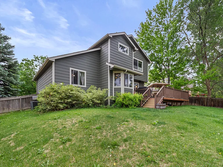 420 Hudson Ct — Photo 31