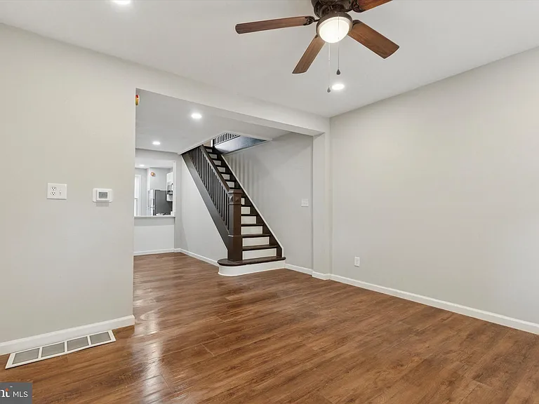 232 Main St — Photo 3