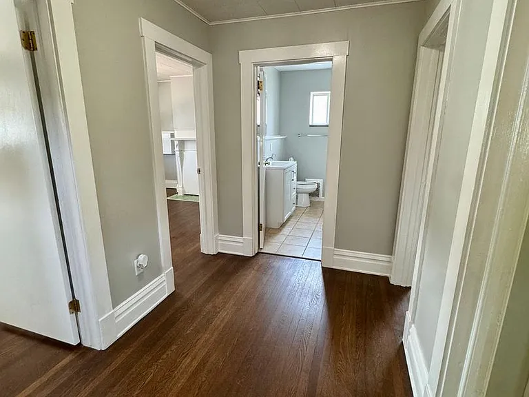 227 5th Ave — Photo 11