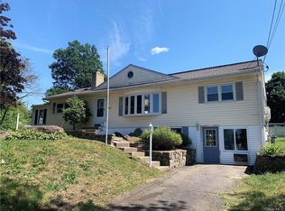 9 Majestic Ct, Newburgh, NY 12550