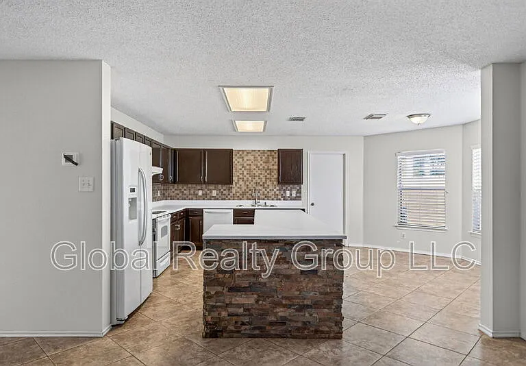 7702 Fairton Pl — Photo 16