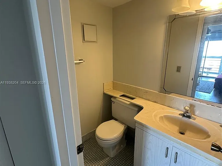3043 Exeter Dr E — Photo 9