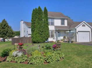 315 Fenmore Ln, Genoa City, WI 53128