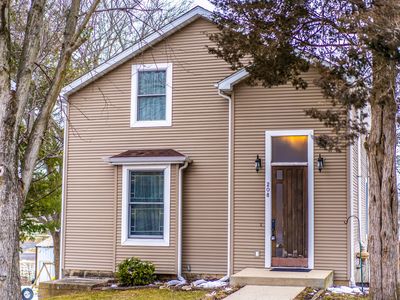 208 W High St, White Heath, IL, 61884
