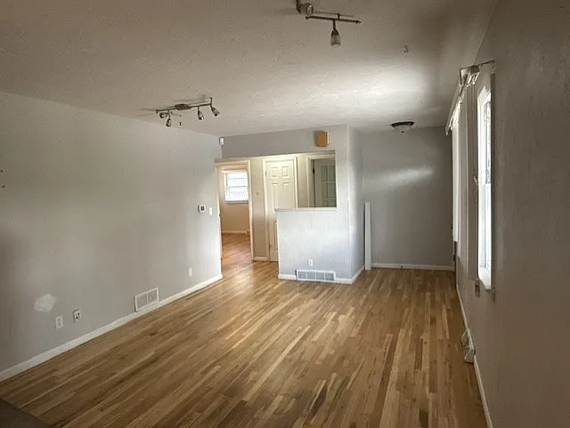 1234 W Prospect Rd — Photo 5