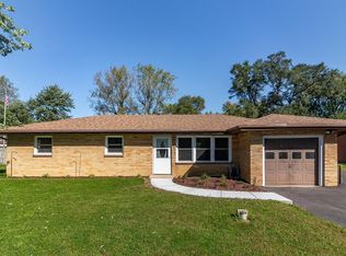 1805 Pinewood Ln, Joliet, IL 60433