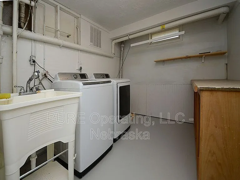 13951 Jefferson Cir — Photo 36