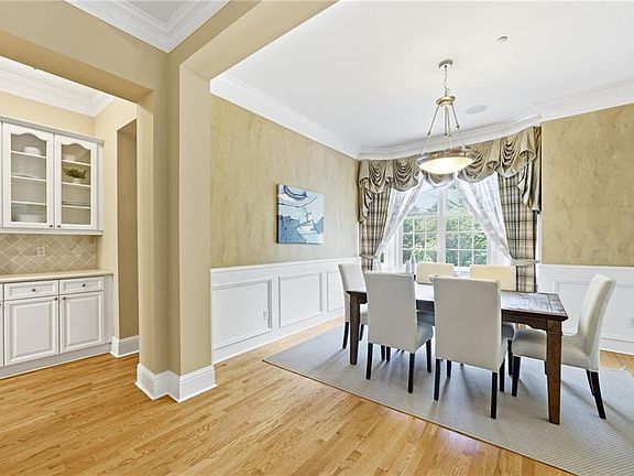 5th image of 1041 Emory Parc Pl