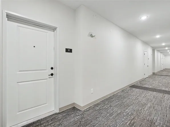 4428 Deer Creek Rd #305, Iowa City, IA 52246
