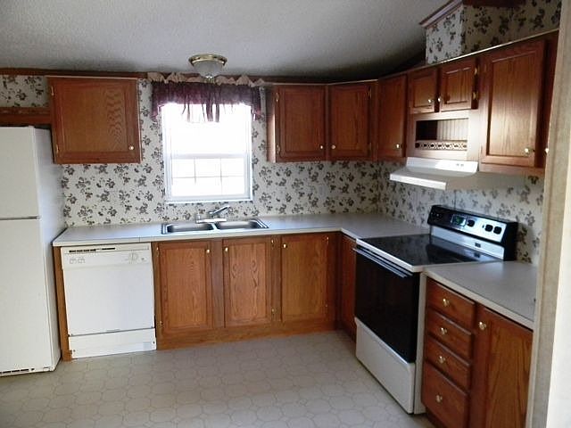 1st image of 608 Spire Dr