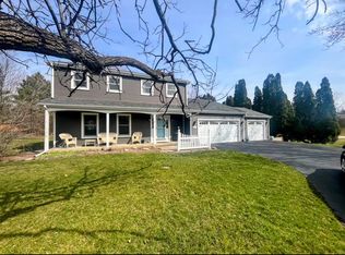 1616 Morraine Dr, Woodstock, IL 60098