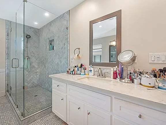 5225 Marione Dr — Photo 12