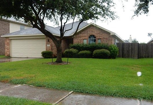 2nd image of 7922 Leaning Oak Dr