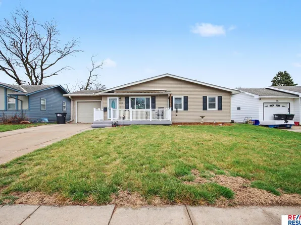 12136 N St, Omaha, NE 68137