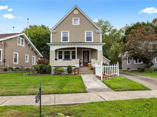 164 E Martin St, Amherst, OH 44001