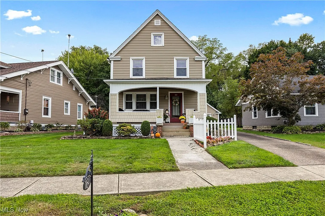 164 E Martin St photo 1