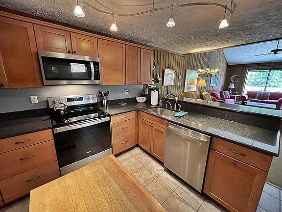 4th image of 200 Wabasso Dr #15