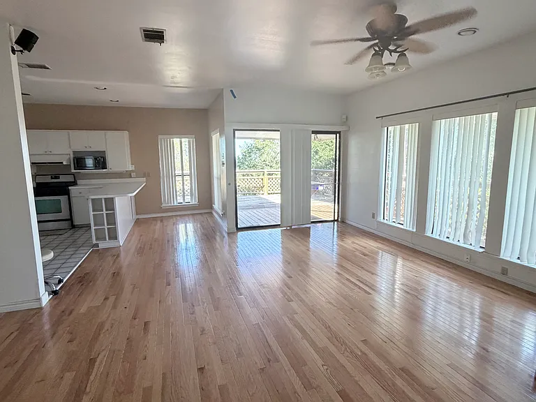 811 Furman Ave — Photo 2