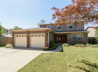 401 Janice Ct, Wheeling, IL 60090