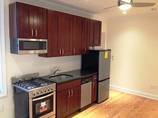 Rented by aptsandlofts.com | media 14