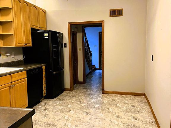 4th image of 4774 Dahlia Ave