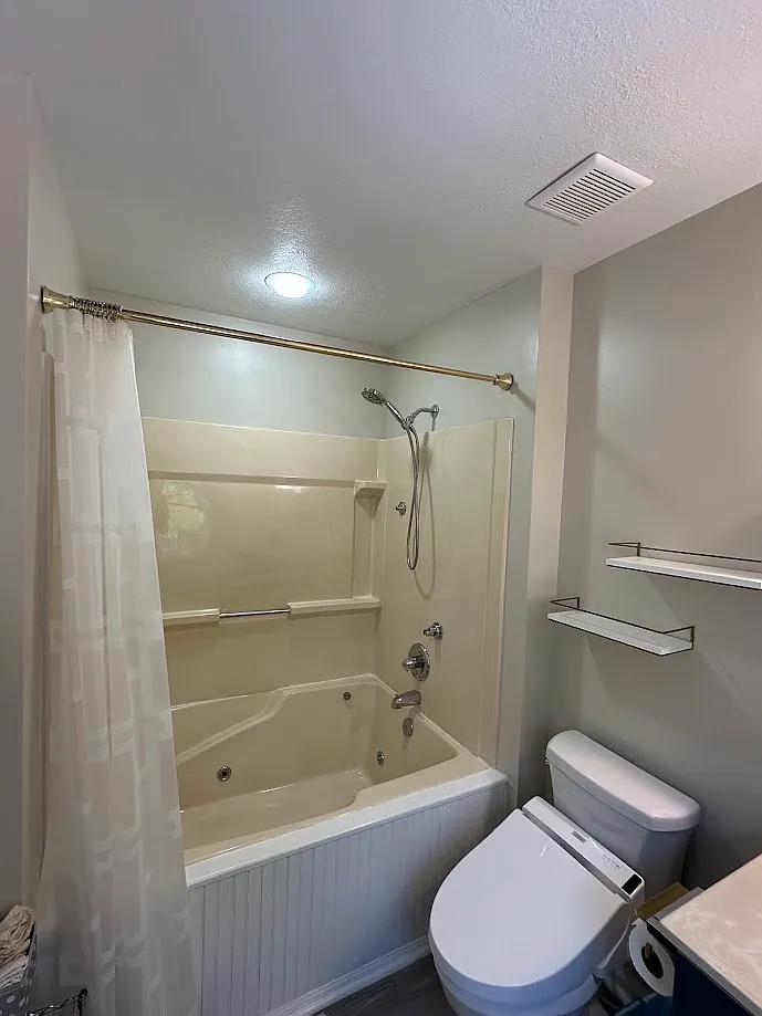 4 bed, 3.5 bath, 2388 sqft, $4,600 — Photo 3