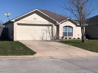 101 Amber Ln, Jarrell, TX 76537
